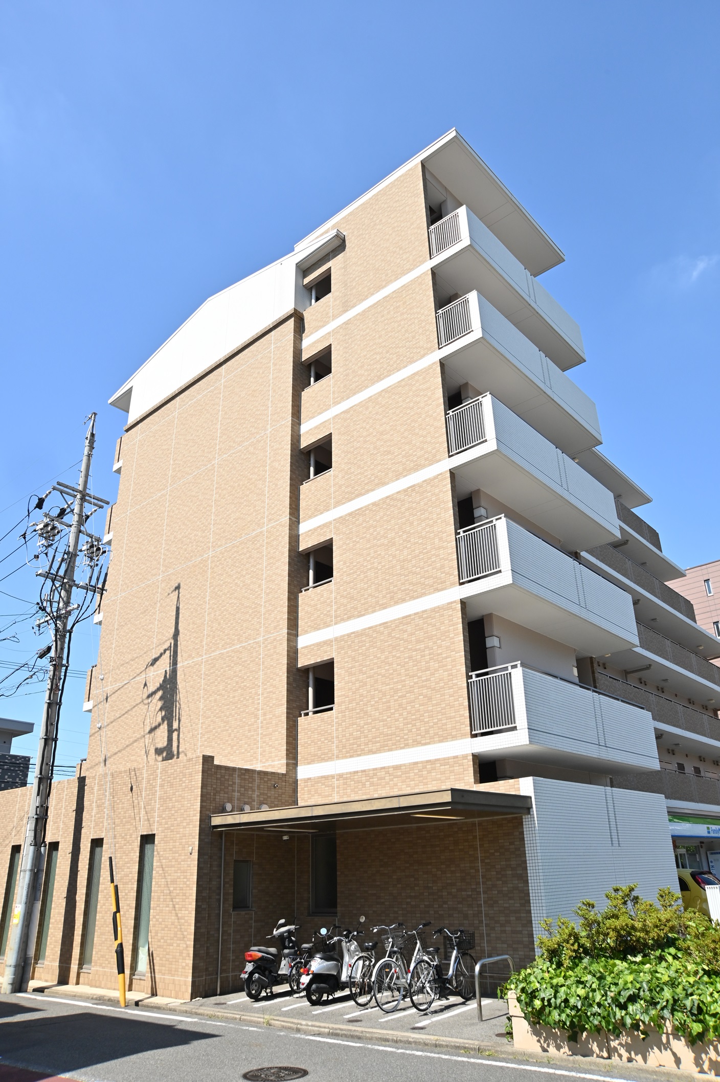 アヴァンセ鏡池 通路側(北側)
