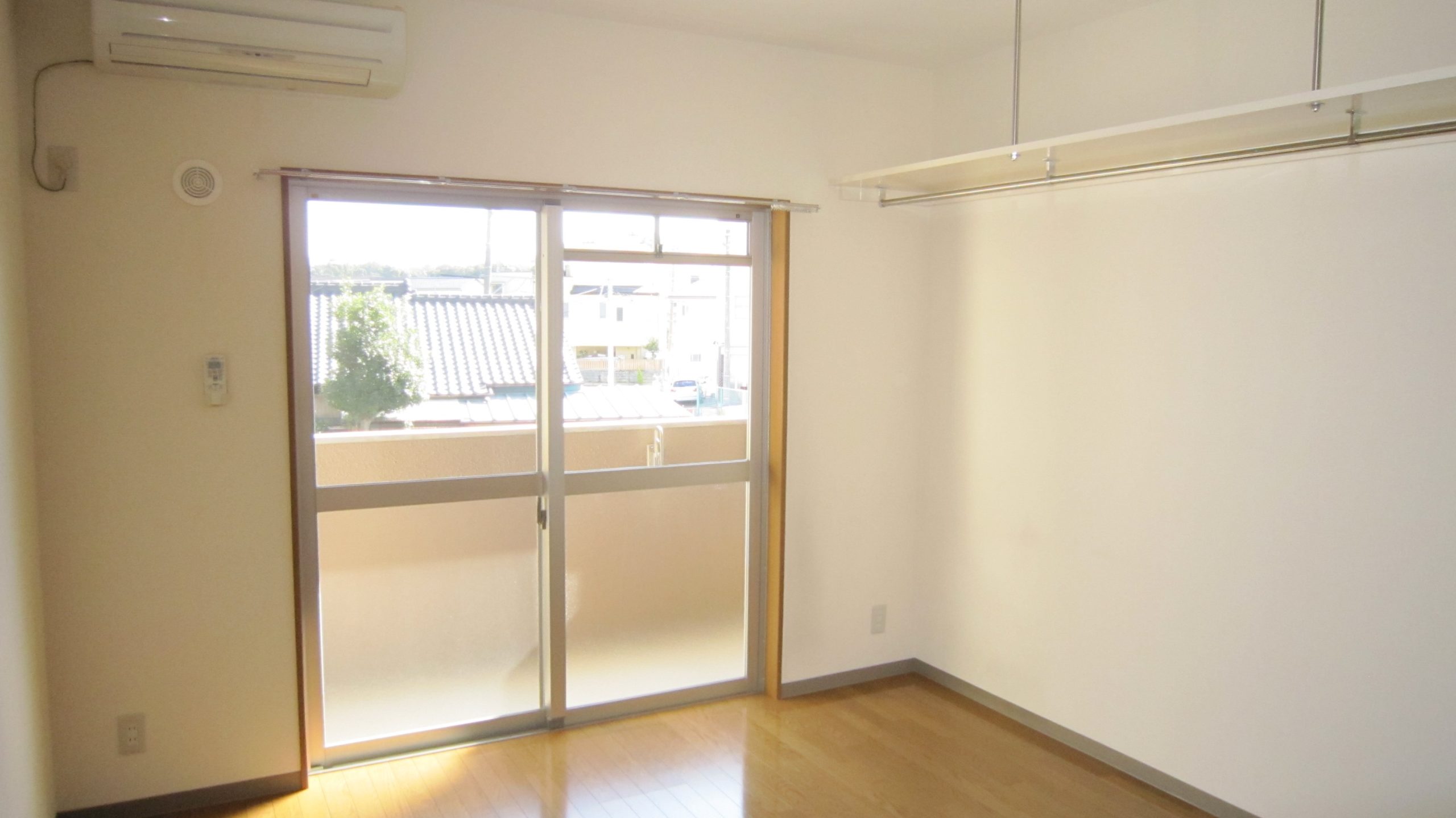 棒屋第3城北ハイツ 居室（9帖）②