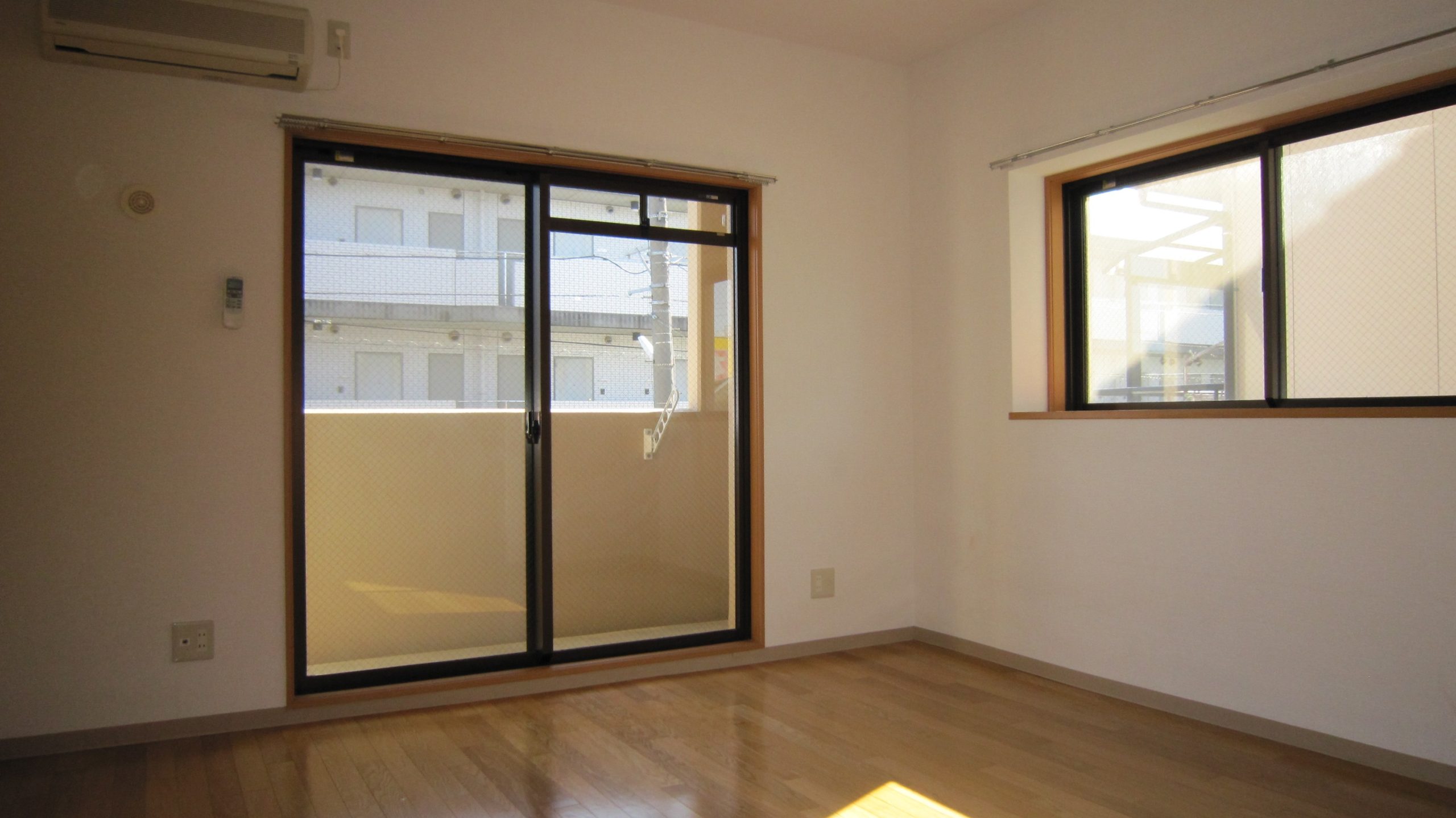 Residence-Cosmo 1DKの居室（8.7帖）角部屋