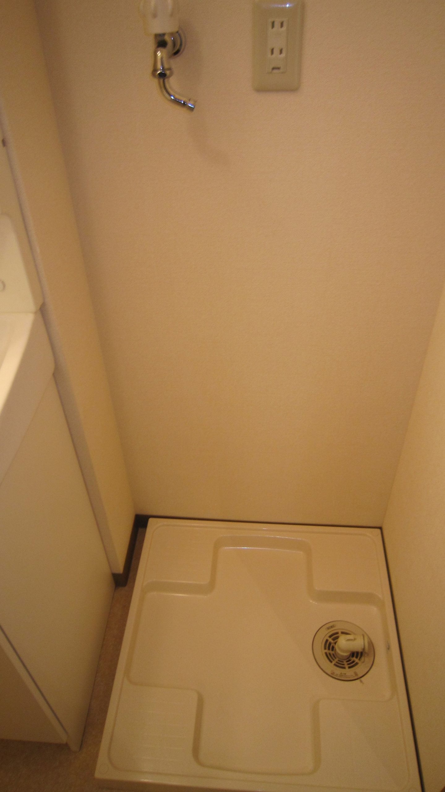 棒屋第6住吉ハイツ 洗濯機置き場