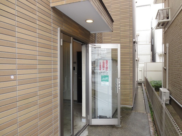 アイビス新守山 エントランス