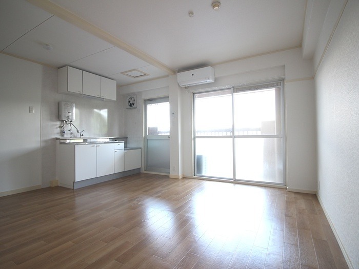 臼井ビル リビング