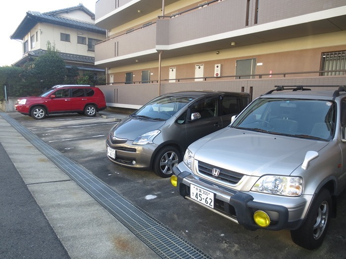 ネオコート塩釜 駐車場