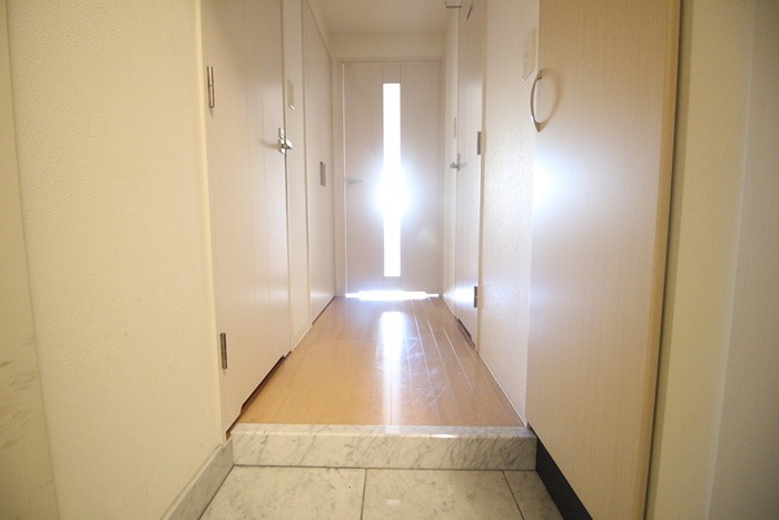 レジデンス内山町 玄関