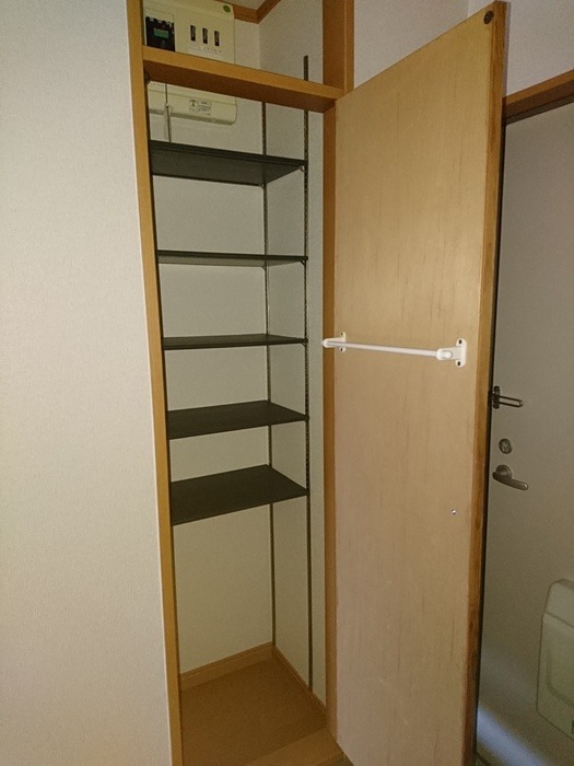 マ　メゾン志賀 収納