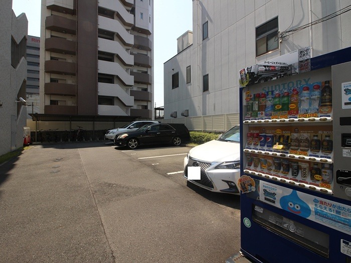 ＦＲＯＮＴＩＥＲ　ＮＡＧＯＹＡ 駐車場