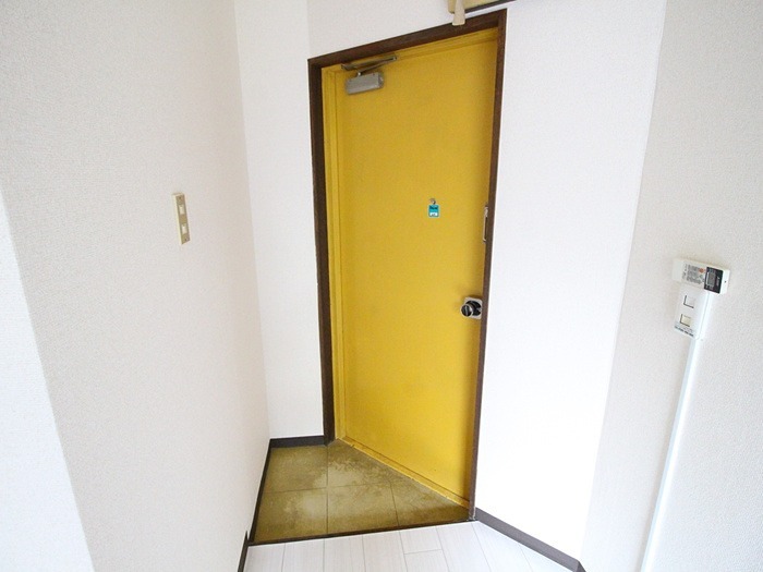 八事ベルハウス 玄関