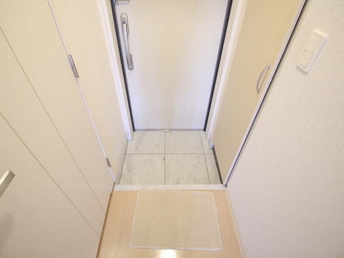 レジデンス内山町 玄関