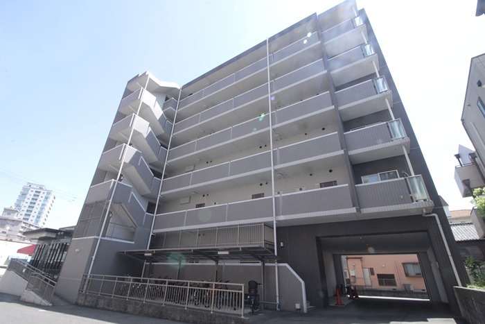 ロイヤル覚王山 外観