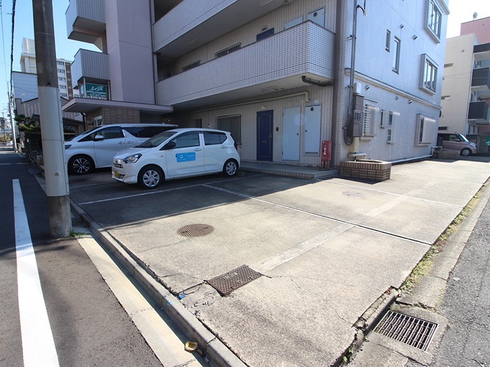 タートルハイツ 駐車場