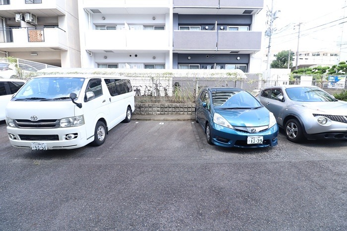 アスリ－ト本郷 駐車場