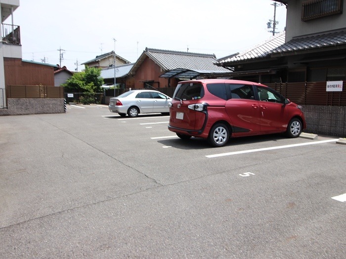 エムズ八剣 駐車場