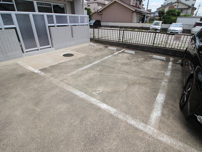 メゾンゆたか 駐車場