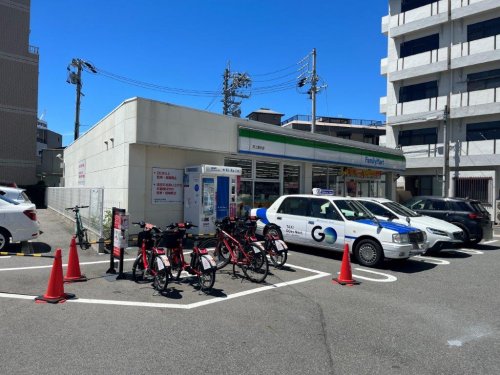 ａ－ｆｒａｔ 【コンビニエンスストア】ファミリーマート　吹上駅北店まで73ｍ