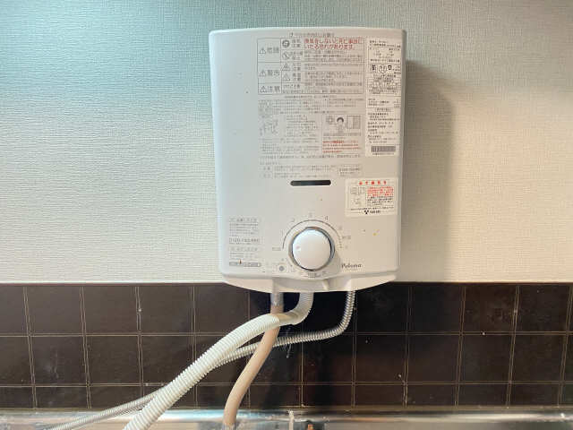 フォーブル早川Ａ棟 瞬間湯沸かし給湯器