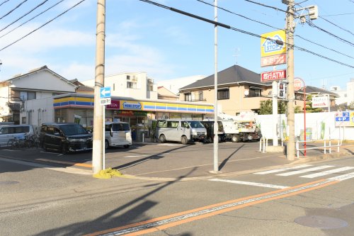 ルンビニ西畑 【コンビニエンスストア】ミニストップ 名古屋山花町店まで326ｍ