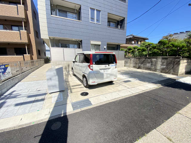 ミレニー富が丘 駐車場