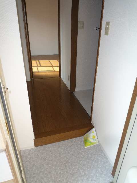 ハイツ美照 玄関