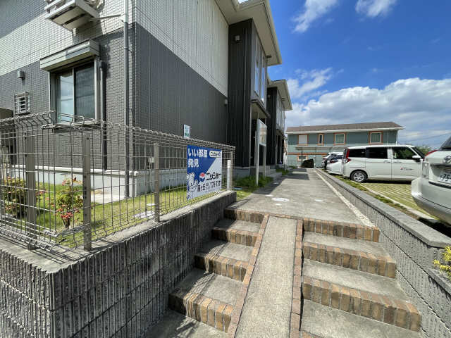 ヒルズ明が丘　Ⅱ エントランス