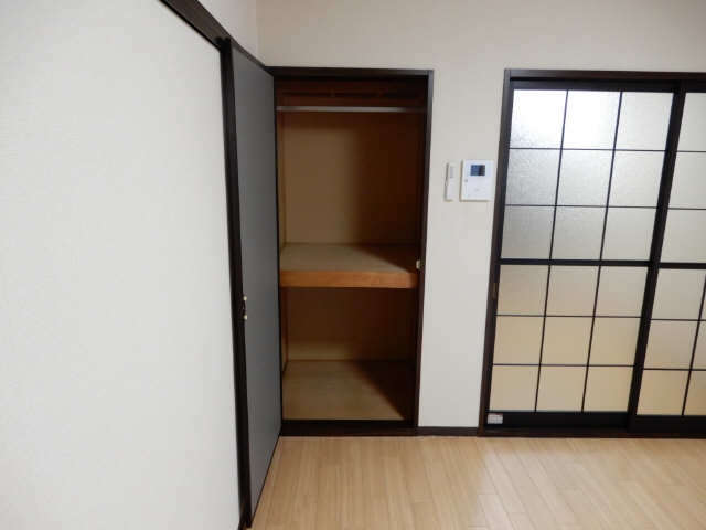 ハイツ弥生ケ岡 収納