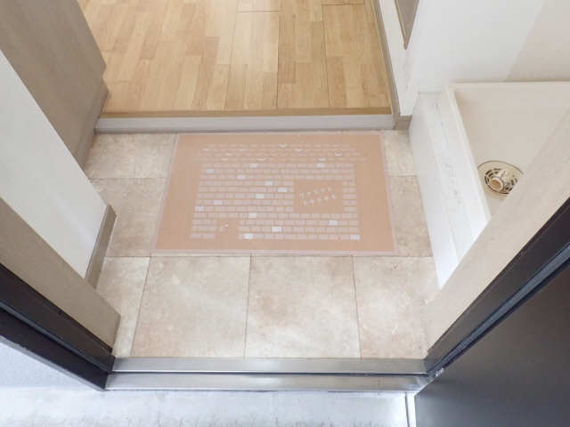 フォーブル川名 玄関