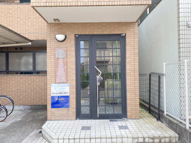 クリスタルコート川名 エントランス