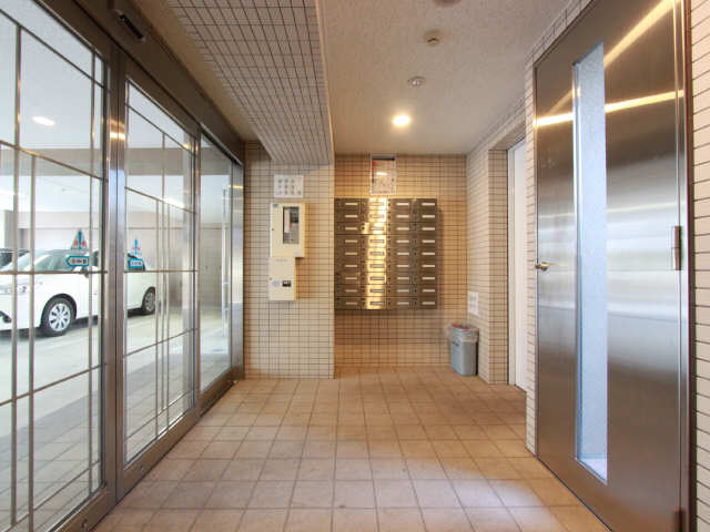 クレスト本山 ロビー