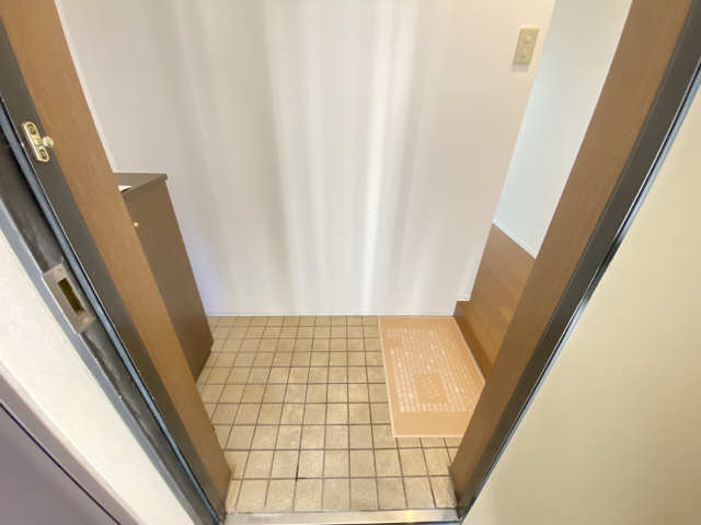 クレストＭＫ荒畑 玄関