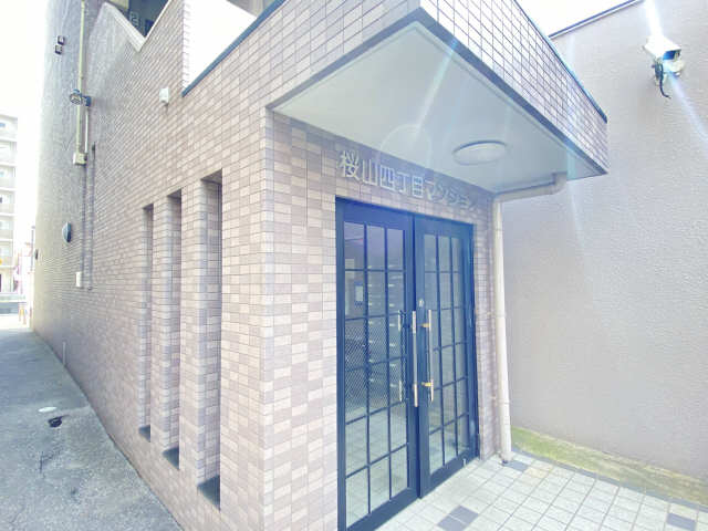 桜山四丁目マンション エントランス