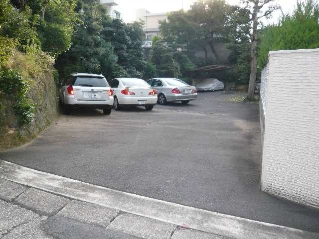 見附もみじ苑Ｂ棟 駐車場