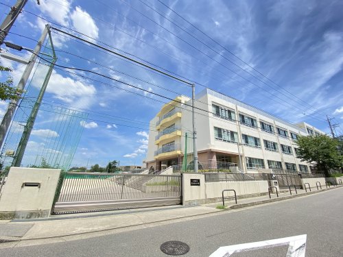【小学校】富士見台小学校まで882ｍ