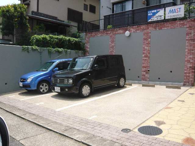 アスター園山 駐車場
