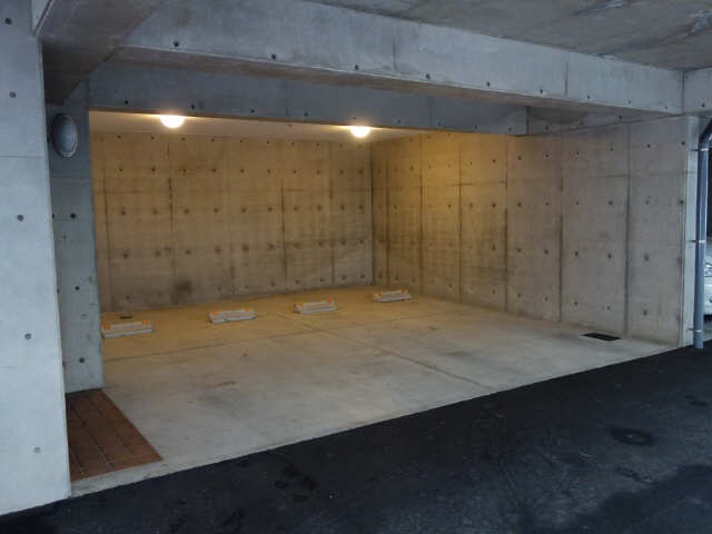シーズンステージ東山Ｂ 駐車場