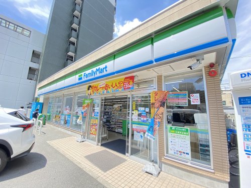 エンゼル本山 【コンビニエンスストア】ファミリーマート 千種本山店まで409ｍ