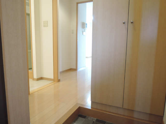シェルジェ覚王山 玄関