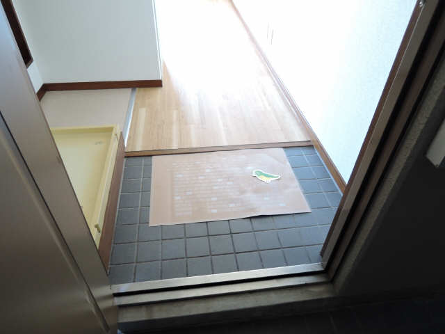 ヴィヴィアンロゼ 玄関