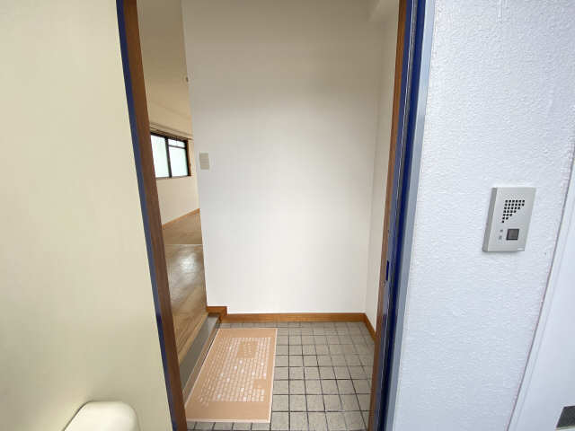 ラフィネ広路 玄関