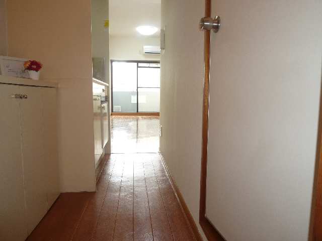 ラフィネ広路 玄関