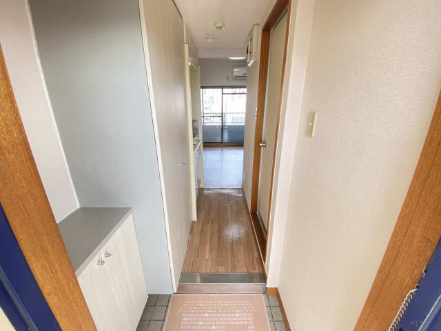 ラフィネ広路 玄関