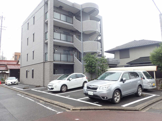 メルベーユＫＯＮＤＯ 駐車場