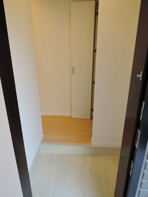 クレール幸川 玄関