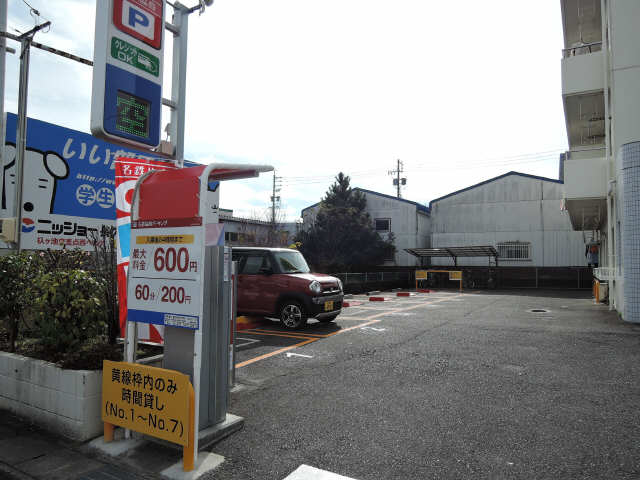 ハイツ竹の山 駐車場