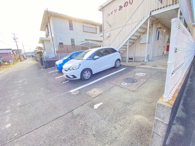 ハイツみのり 駐車場