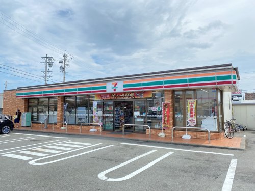 セジュールフジタⅢ 【コンビニエンスストア】セブンイレブン 津市上浜町3丁目店まで219ｍ