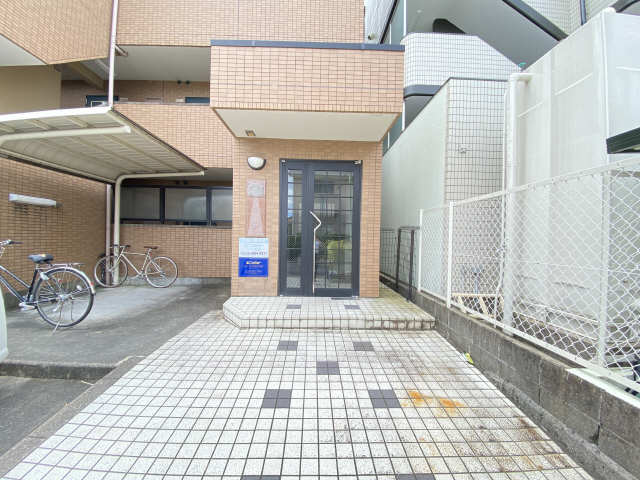 クリスタルコート川名 エントランス