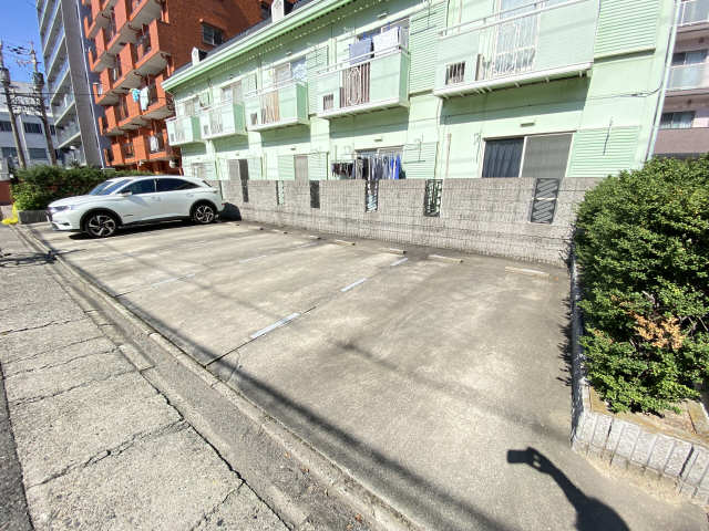 サンシティクボタ 駐車場