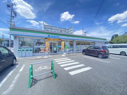 アヴニール 【コンビニエンスストア】ファミリーマート 千種天満通店まで502ｍ