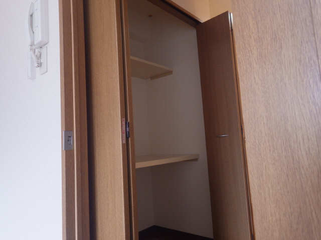 アヴェニューコート栗真 収納