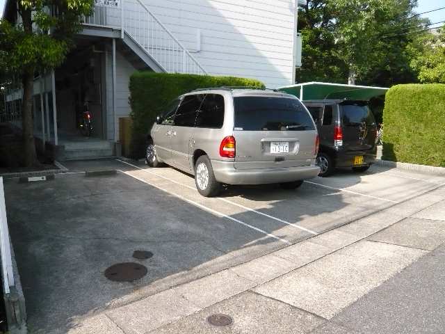 エル高峯 駐車場