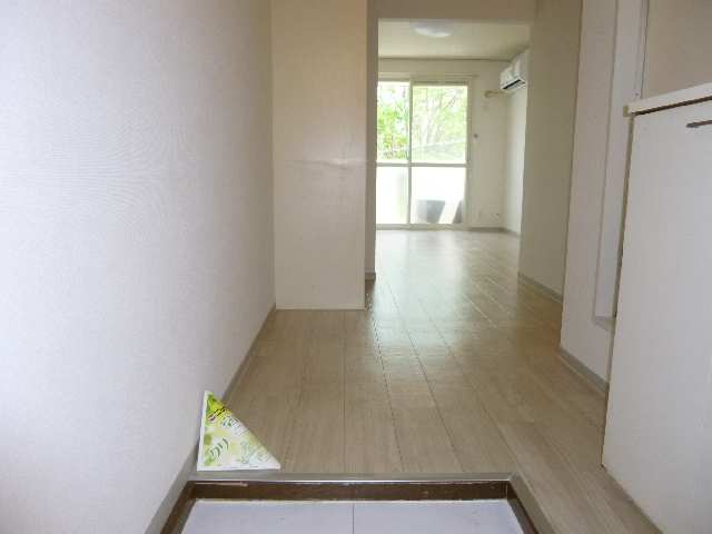 エル高峯 玄関